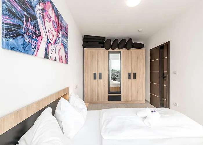 Dreamhouse 1 - By Mynests غوربمينغ